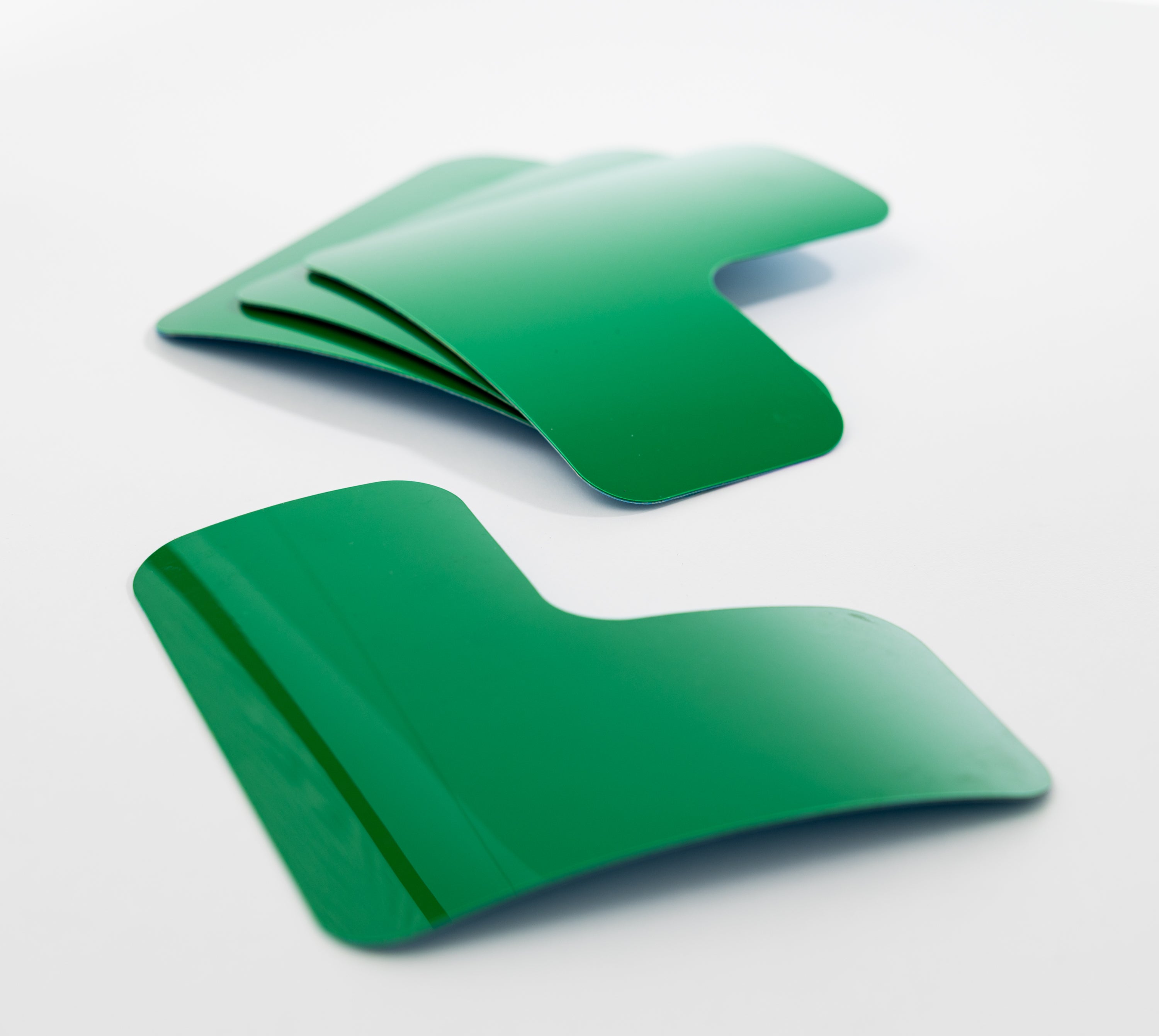 Lean Tape DS Xtreme 90 Degree Angle green markers offer a durable solution for floor and area marking in demanding environments. Their design with rounded corners ensures a professional finish and reduces edge wear, making them ideal for high-traffic areas. The vibrant red color provides excellent visibility for clear identification of boundaries, zones, or safety areas, supporting Lean, 5S, and safety standards in factories, warehouses, and production floors. Each pack 